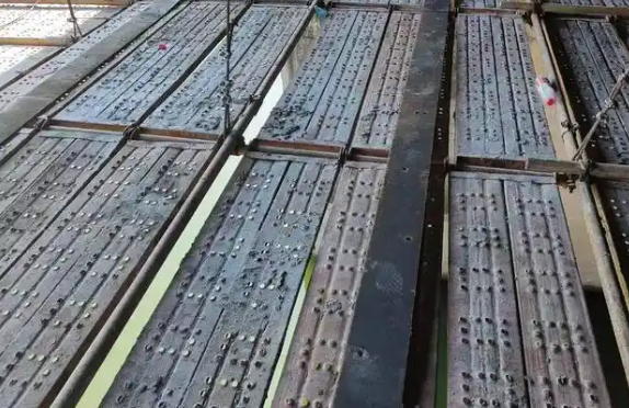 平凉碳纤维加固在木结构方面的作用有哪些？